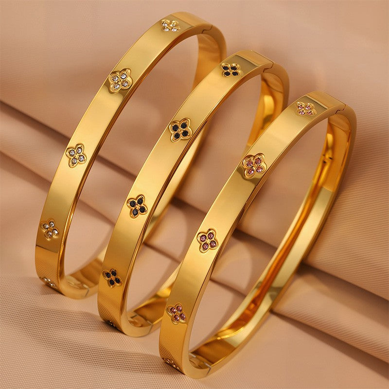 Bracelet trèfles en acier